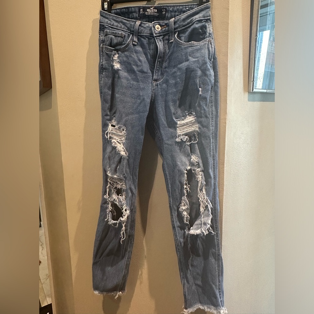 Women’s distressed jeans
